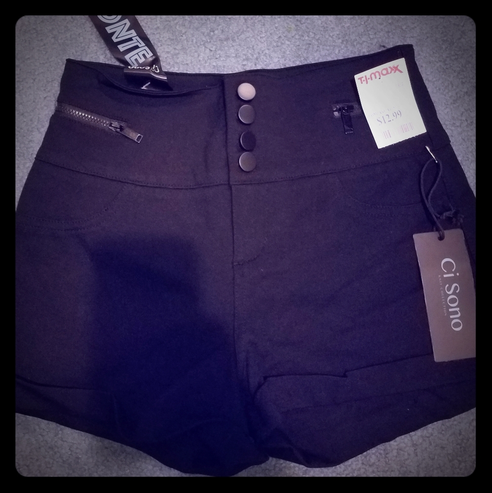 New Ci Sono Shorts